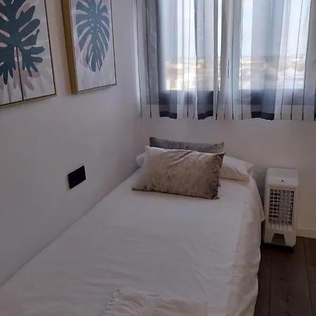 Torre D'arenas, Playa Victoria, Piscina Y Parking Apartment *