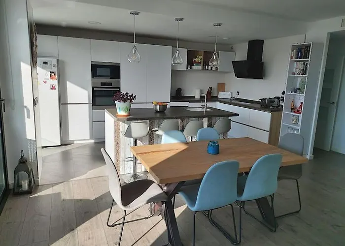 Torre D'arenas, Playa Victoria, Piscina Y Parking Apartment *