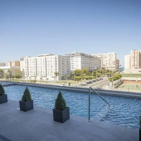 Torre D'arenas, Playa Victoria, Piscina Y Parking Кадис