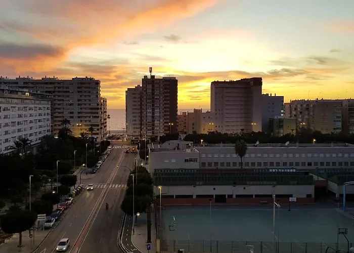 Torre D'arenas, Playa Victoria, Piscina Y Parking Daire